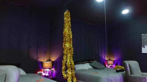 Leana online show from December 10, 2:39 pm