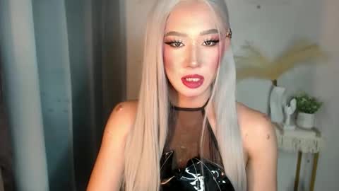 Snapshot of leanashleychatto2 chatting on June 6, 5:17 pm Miss Candy online show from June 6, 5:17 pm