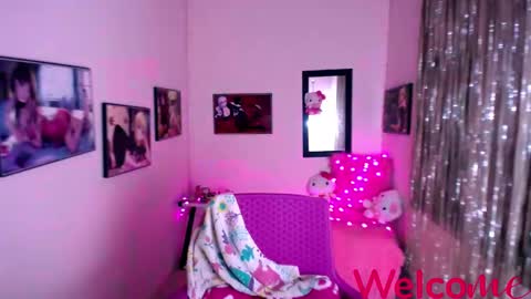 Leandra online show from December 10, 6:38 pm