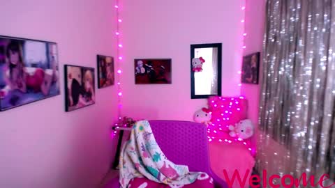 Leandra online show from December 11, 12:12 pm