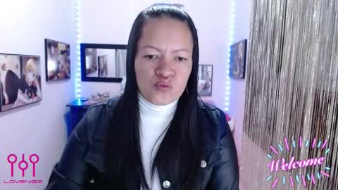 Leandra online show from September 18, 2:08 pm