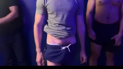 Snapshot of leanfindom8 chatting on March 29, 2:44 am leanfindom8 online show from March 29, 2:44 am