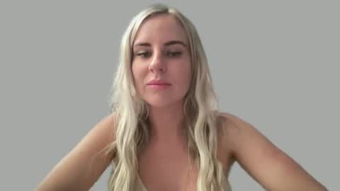 Snapshot of leannaxox chatting on January 21, 8:30 am Leanna online show from January 21, 8:30 am