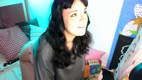 Snapshot of learaypie chatting on February 11, 10:28 pm Lea Ray Pie online show from February 11, 10:28 pm