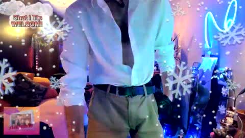 Snapshot of leatherdude69 chatting on December 11, 4:49 am leatherdude69 online show from December 11, 4:49 am