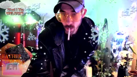 Snapshot of leatherdude69 chatting on December 19, 9:51 am leatherdude69 online show from December 19, 9:51 am