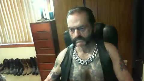 Snapshot of leathergreaser chatting on December 3, 8:06 pm leathergreaser online show from December 3, 8:06 pm