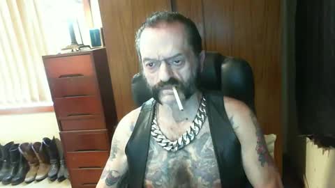 Snapshot of leathergreaser chatting on December 5, 2:42 am leathergreaser online show from December 5, 2:42 am