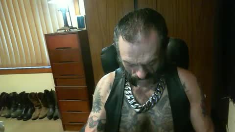 Snapshot of leathergreaser chatting on December 8, 7:00 pm leathergreaser online show from December 8, 7:00 pm