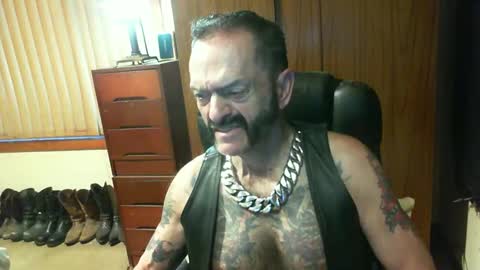Snapshot of leathergreaser chatting on December 9, 6:35 pm leathergreaser online show from December 9, 6:35 pm