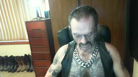 Snapshot of leathergreaser chatting on December 13, 7:43 pm leathergreaser online show from December 13, 7:43 pm