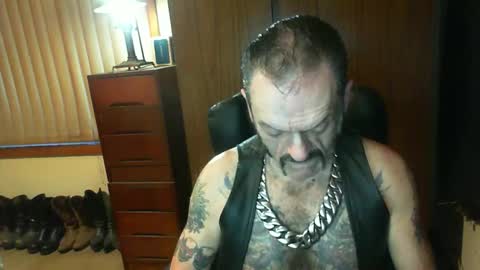 Snapshot of leathergreaser chatting on December 15, 6:37 pm leathergreaser online show from December 15, 6:37 pm
