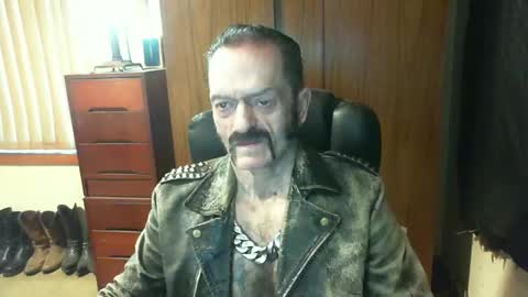 Snapshot of leathergreaser chatting on December 19, 7:07 pm leathergreaser online show from December 19, 7:07 pm