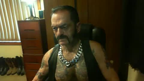 Snapshot of leathergreaser chatting on December 23, 7:52 pm leathergreaser online show from December 23, 7:52 pm