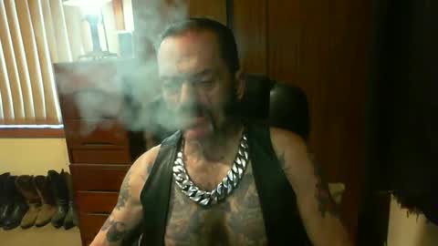 Snapshot of leathergreaser chatting on December 24, 7:44 pm leathergreaser online show from December 24, 7:44 pm