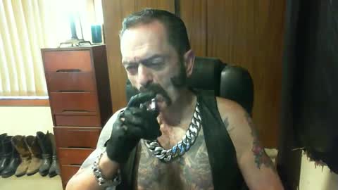 Snapshot of leathergreaser chatting on December 25, 7:45 pm leathergreaser online show from December 25, 7:45 pm