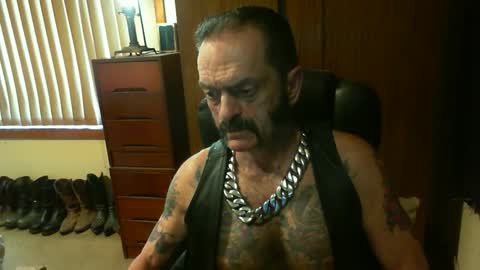 Snapshot of leathergreaser chatting on December 29, 2:06 am leathergreaser online show from December 29, 2:06 am