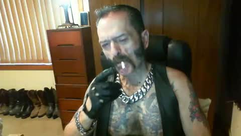 Snapshot of leathergreaser chatting on December 29, 7:32 pm leathergreaser online show from December 29, 7:32 pm