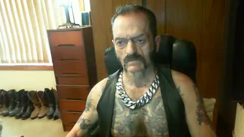 Snapshot of leathergreaser chatting on December 29, 10:36 pm leathergreaser online show from December 29, 10:36 pm