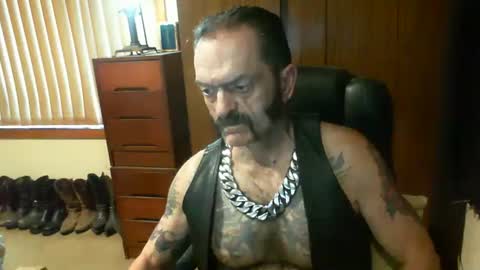 Snapshot of leathergreaser chatting on December 30, 7:42 pm leathergreaser online show from December 30, 7:42 pm