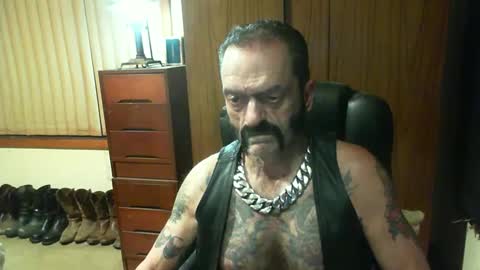 Snapshot of leathergreaser chatting on January 2, 2:57 pm leathergreaser online show from January 2, 2:57 pm