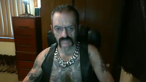 Snapshot of leathergreaser chatting on January 19, 7:26 pm leathergreaser online show from January 19, 7:26 pm