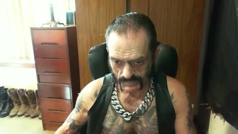 Snapshot of leathergreaser chatting on January 24, 6:24 am leathergreaser online show from January 24, 6:24 am