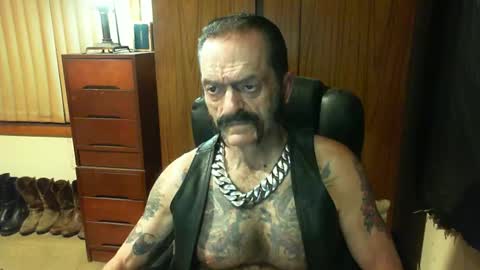 Snapshot of leathergreaser chatting on January 26, 6:06 pm leathergreaser online show from January 26, 6:06 pm