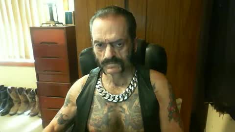 Snapshot of leathergreaser chatting on January 27, 3:37 am leathergreaser online show from January 27, 3:37 am