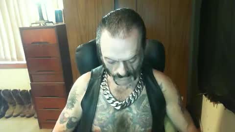 Snapshot of leathergreaser chatting on February 2, 10:28 pm leathergreaser online show from February 2, 10:28 pm