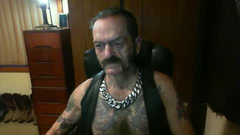 Snapshot of leathergreaser chatting on February 14, 7:23 pm leathergreaser online show from February 14, 7:23 pm