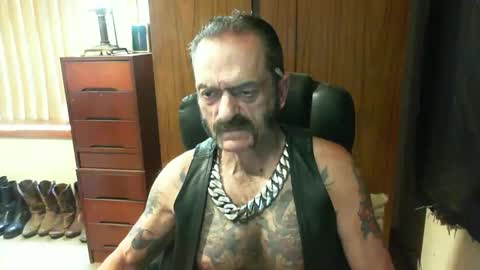 Snapshot of leathergreaser chatting on February 20, 2:29 am leathergreaser online show from February 20, 2:29 am