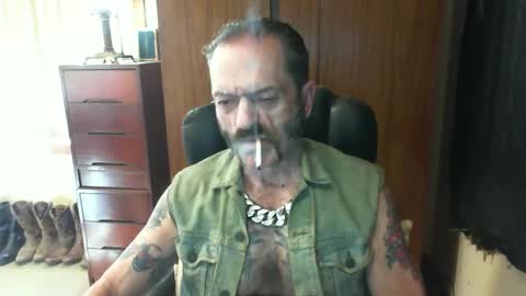 Snapshot of leathergreaser chatting on February 24, 5:33 am leathergreaser online show from February 24, 5:33 am