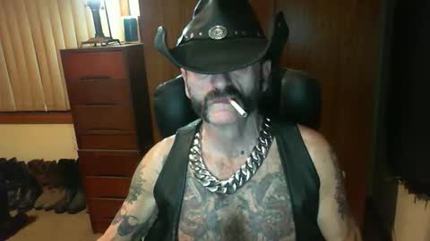 leathergreaser online show from October 23, 1:21 pm
