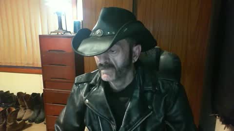 Snapshot of leathergreaser chatting on April 12, 8:03 pm leathergreaser online show from April 12, 8:03 pm