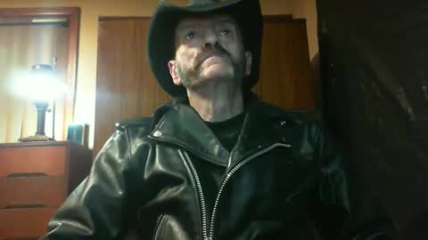 Snapshot of leathergreaser chatting on April 14, 7:42 pm leathergreaser online show from April 14, 7:42 pm