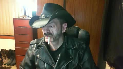 Snapshot of leathergreaser chatting on April 15, 7:43 pm leathergreaser online show from April 15, 7:43 pm