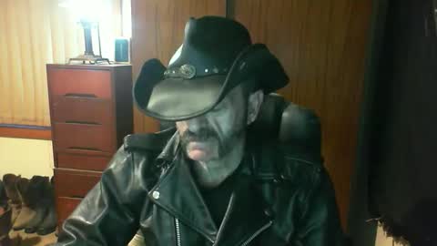 Snapshot of leathergreaser chatting on April 15, 7:58 pm leathergreaser online show from April 15, 7:58 pm