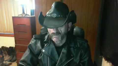 Snapshot of leathergreaser chatting on April 16, 8:20 pm leathergreaser online show from April 16, 8:20 pm