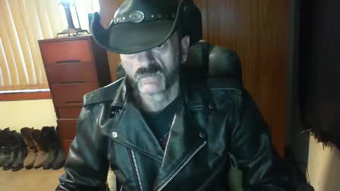 Snapshot of leathergreaser chatting on April 27, 8:51 pm leathergreaser online show from April 27, 8:51 pm