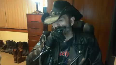 Snapshot of leathergreaser chatting on April 30, 7:42 pm leathergreaser online show from April 30, 7:42 pm