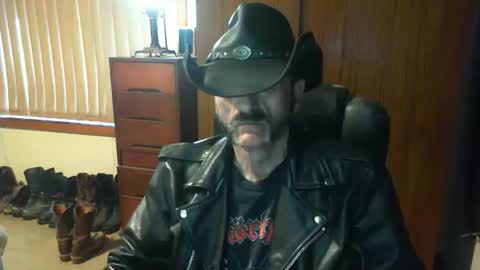 Snapshot of leathergreaser chatting on April 30, 8:57 pm leathergreaser online show from April 30, 8:57 pm