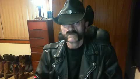 Snapshot of leathergreaser chatting on May 2, 7:08 pm leathergreaser online show from May 2, 7:08 pm