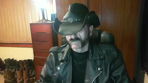 Snapshot of leathergreaser chatting on May 5, 6:49 pm leathergreaser online show from May 5, 6:49 pm