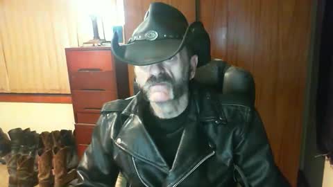 Snapshot of leathergreaser chatting on May 10, 2:11 pm leathergreaser online show from May 10, 2:11 pm