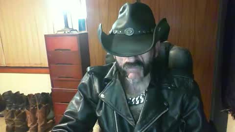 Snapshot of leathergreaser chatting on May 12, 8:06 pm leathergreaser online show from May 12, 8:06 pm