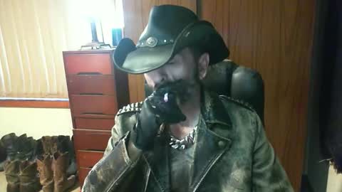 Snapshot of leathergreaser chatting on May 14, 8:59 pm leathergreaser online show from May 14, 8:59 pm