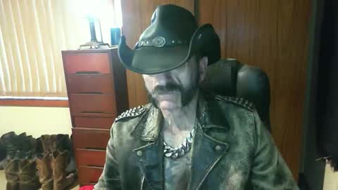 Snapshot of leathergreaser chatting on May 15, 9:11 pm leathergreaser online show from May 15, 9:11 pm