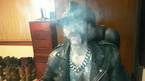 Snapshot of leathergreaser chatting on May 17, 8:38 pm leathergreaser online show from May 17, 8:38 pm