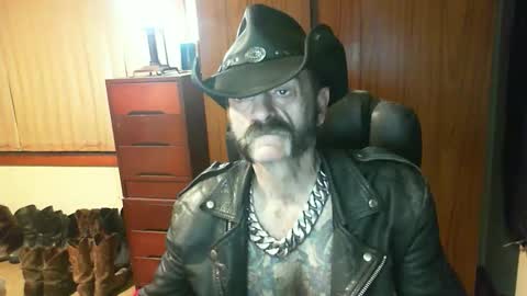 Snapshot of leathergreaser chatting on May 18, 7:36 am leathergreaser online show from May 18, 7:36 am
